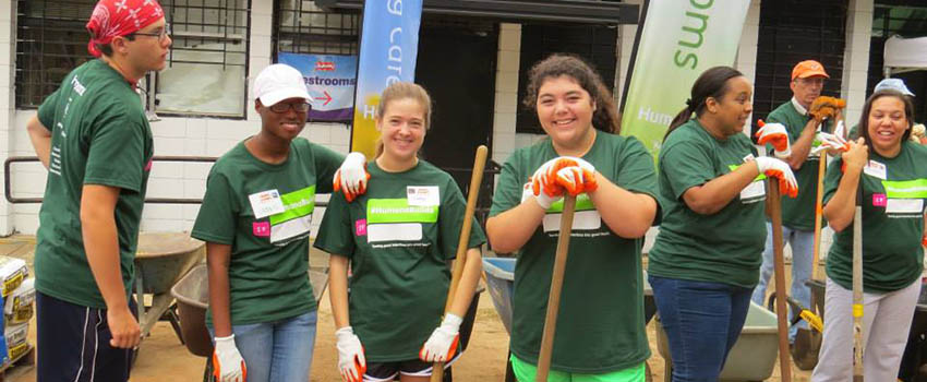 Students working on Kaboom Playground project